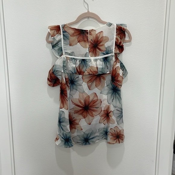 Floral Cold Shoulder Top - Picture 10 of 10